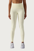 Load image into Gallery viewer, Slay Scrunch Leggings
